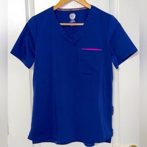 Vince Camuto women’s scrub top blue size: small